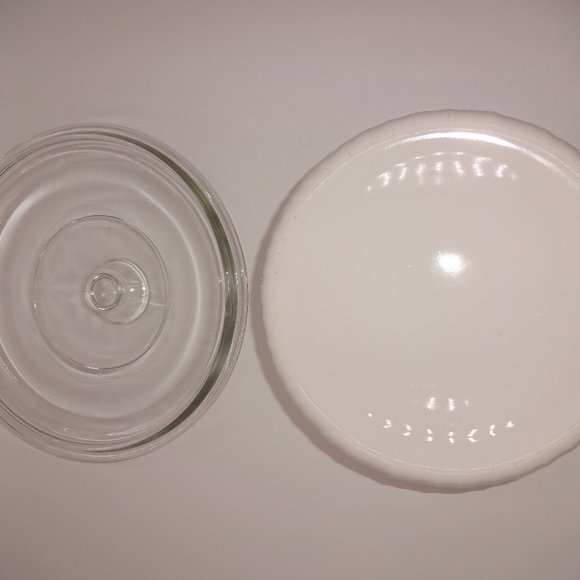 Round Corning Ware French White Covered Casserole Dish & Lid 2.5 L F-1-B - Picture 7 of 7